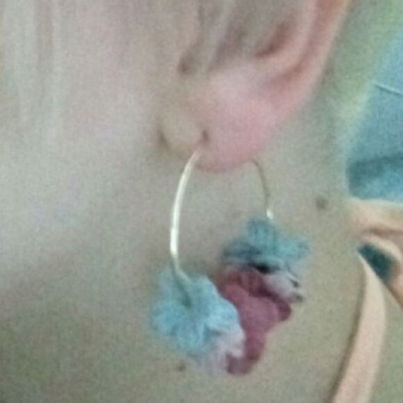 (G3) Floral Hoop Earrings - Picture 7 of 7